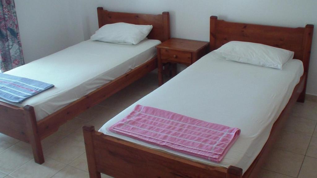 Creta Vassakis Studios room 2